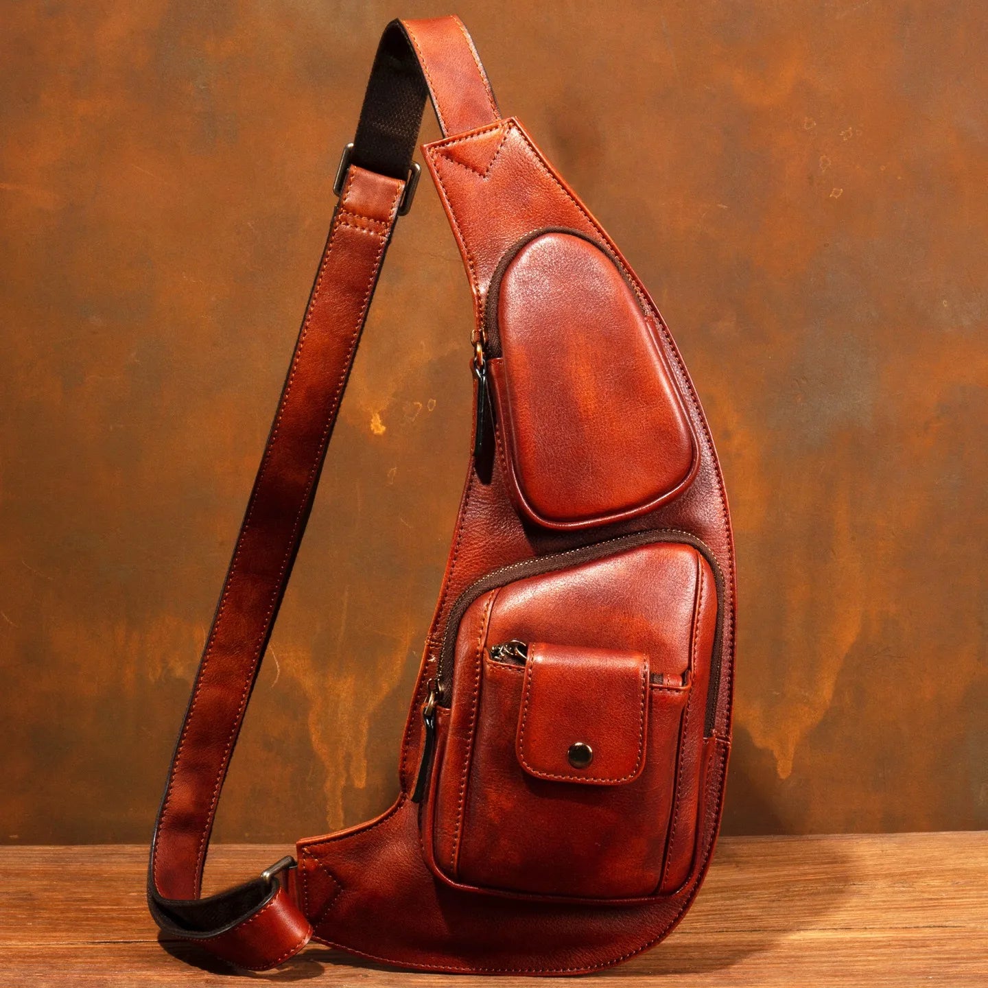 Vintage leather men's chest bag with a premium feel, made of top-layer vegetable-tanned cowhide, casual chest bag, trendy